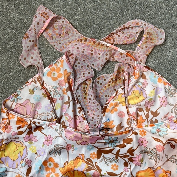 NWT Victoria’sSecrets Floral silky strappy pajama/lingerie Top - Pink and Orange - Picture 6 of 11